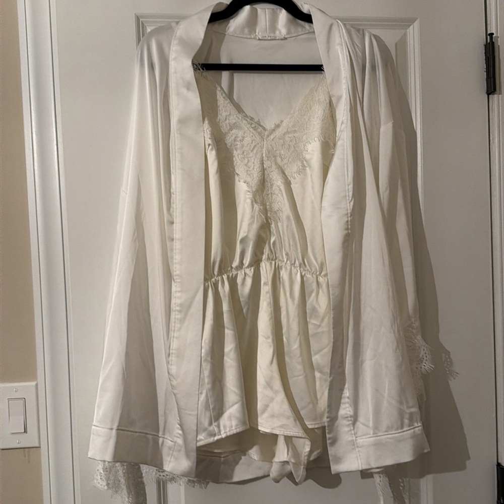 12th Tribe White Lace Bridal Robe & Lulus Jumpsuit Pajama Set - Picture 9 of 9